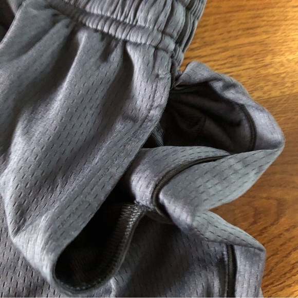 And1 gray athletic basketball shorts in size M - Picture 3 of 5